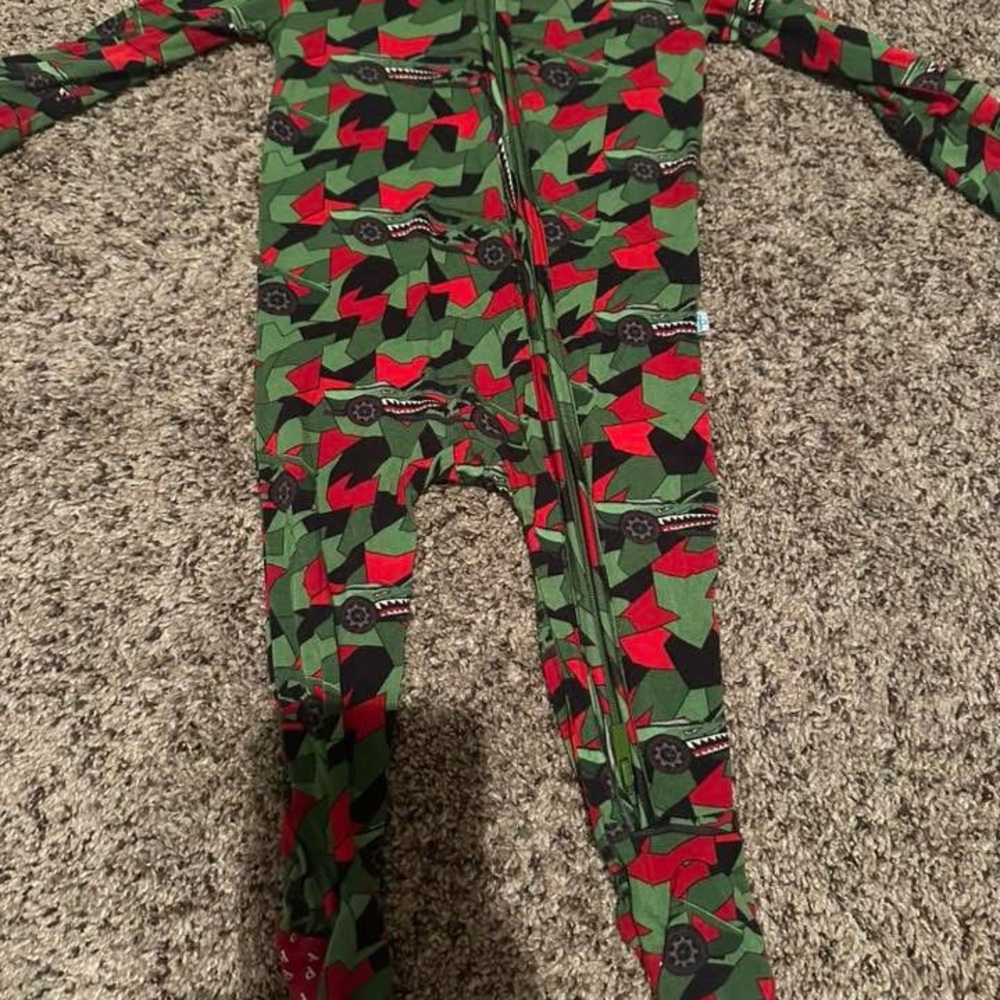 Posh Peanut Camo Hot Wheels Zippy 3-6m